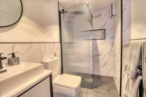 Cloakroom/Shower