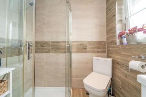 Family Bathroom 2