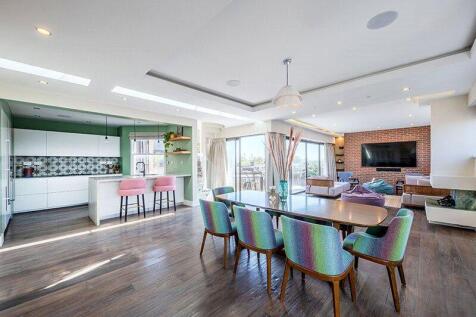 Reception/Kitchen