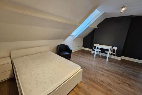 Similar Living Area
