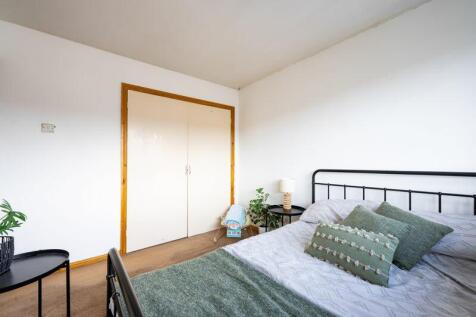 BEDROOM NO. 2 (REAR) (2)