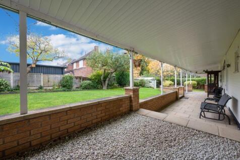 VERANDA AREA onto REAR GARDENS