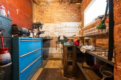 WORK ROOM in 1st DOUBLE GARAGE (2)