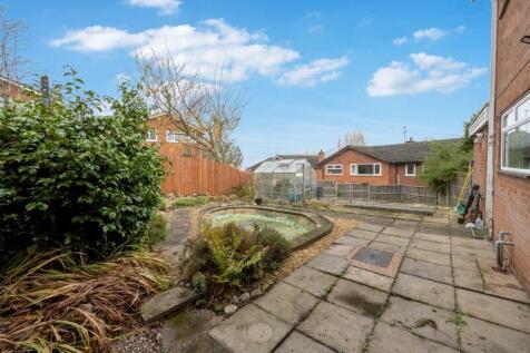 REAR GARDEN off PATIO