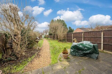 REAR GARDEN (2)