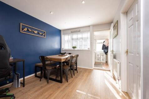 DINING ROOM (1)