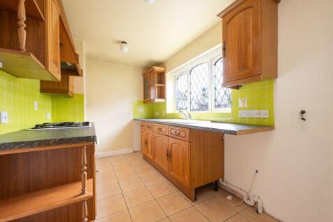 KITCHEN (FRONT)