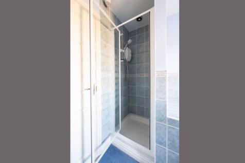 BATHROOM SHOWER CUBICLE