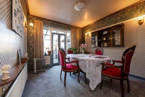 DINING ROOM (REAR)