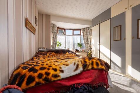 BEDROOM  NO. 1 (FRONT)
