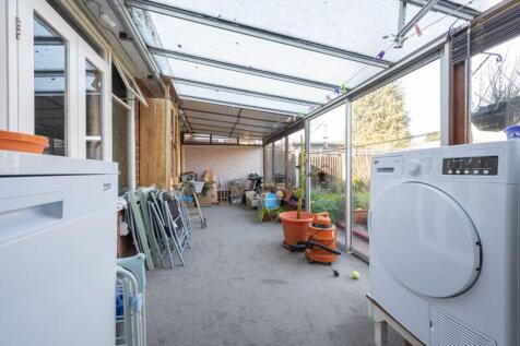 VERANDAH/UTILITY AREA