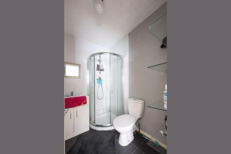 EN SUITE off BEDROOM NO. 1