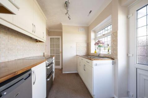 FITTED KITCHEN (SIDE)