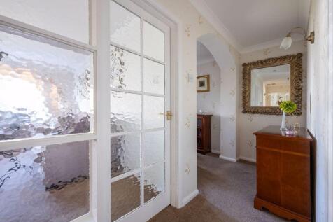 &#39;L&#39; SHAPED RECEPTION HALLWAY (2)