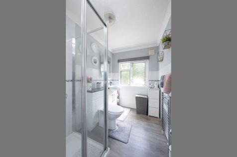 SHOWER ROOM (2)
