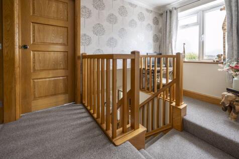 FIRST FLOOR LANDING