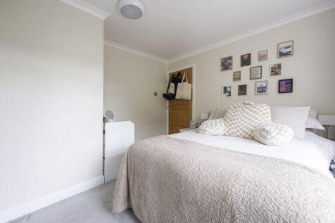 BEDROOM NO. 2 (2)