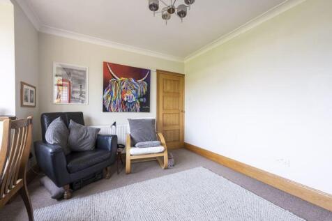 FRONT LOUNGE