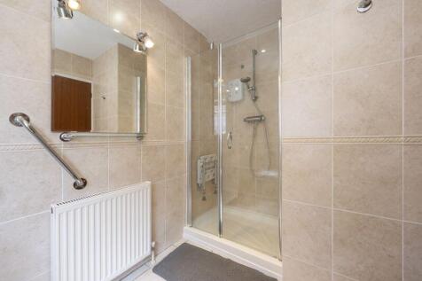 EN SUITE SHOWER ENCLOSURE