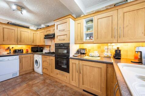 EXTENDED KITCHEN (RE