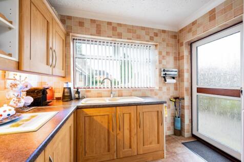 KITCHEN (2) (REAR)