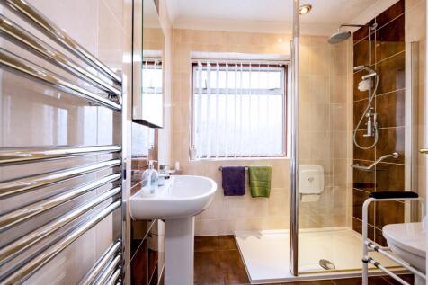 RE-FITTED SHOWER ROO