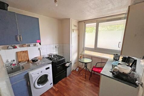 KITCHEN 1.JPG