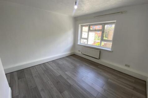 Bedroom 2.JPG
