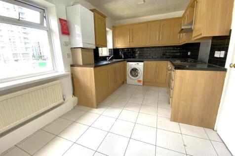 Kitchen 2 .JPG