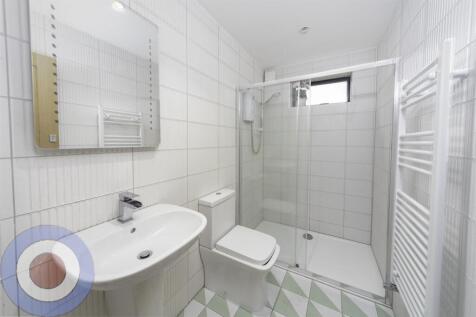 bathroom-Edit.jpg