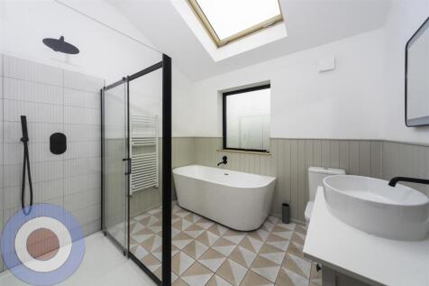 bathroom_2-Edit.jpg