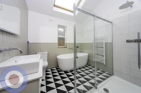 bathroom_2-Edit.jpg
