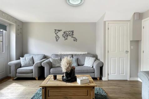 Living / Dining Room (3)