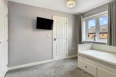 Bedroom 2 (2)