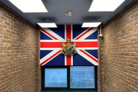 3rd Flr Crest