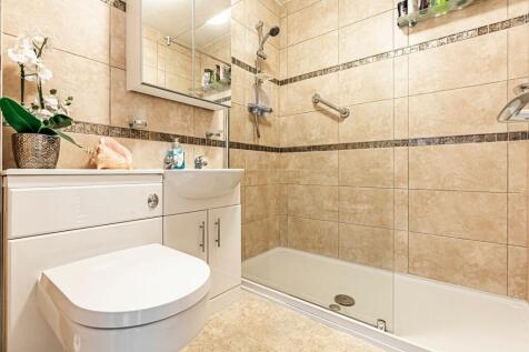 SHOWER ROOM (Ground Floor)