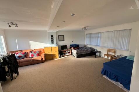 6 plaistow ave bedroom 1 x2