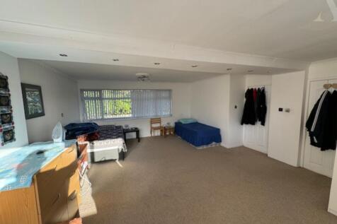 6 plaistow ave bedroom 1