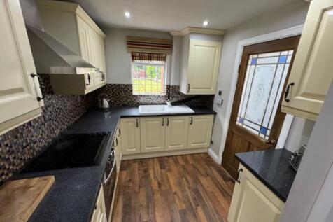 377 barrows lane kitchen x2