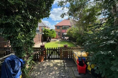 377 barrows lane rear garden. x 3