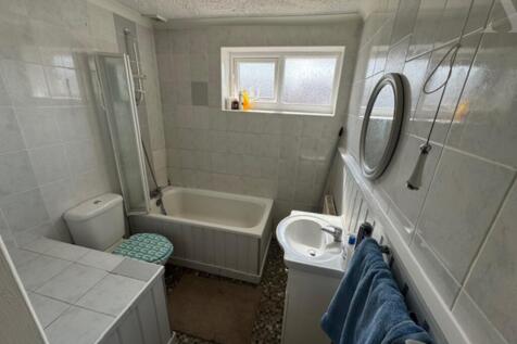 Manor gardens bathroom