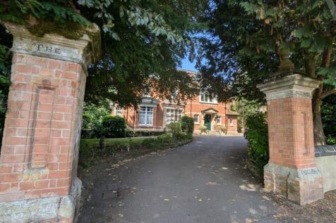 The Beeches - Entrance