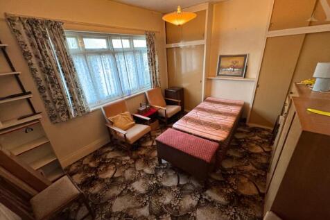 40 southbourne ave bedroom 2