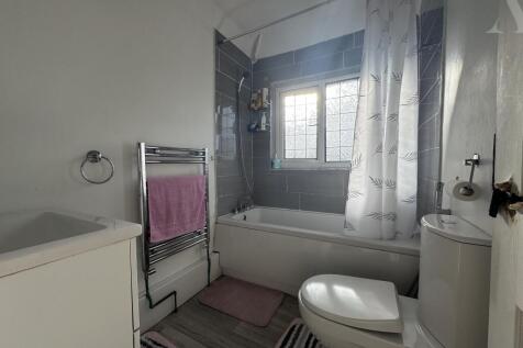 62 Hardwick Road bathroom