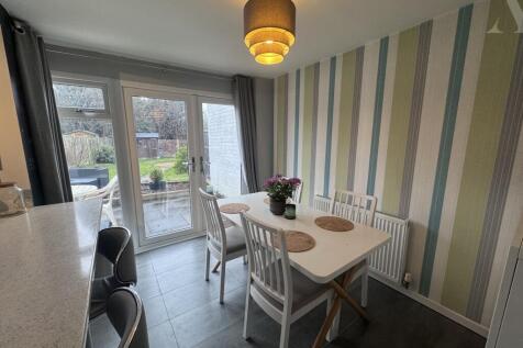 26 Quinton Close kitchen x 4