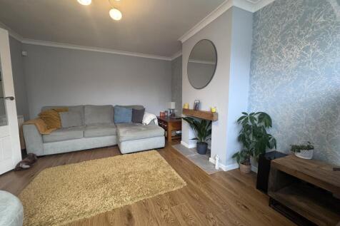 26 Quinton Close Lounge x 2