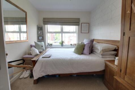 Flat 31 Tudor Coppice bedroom 1