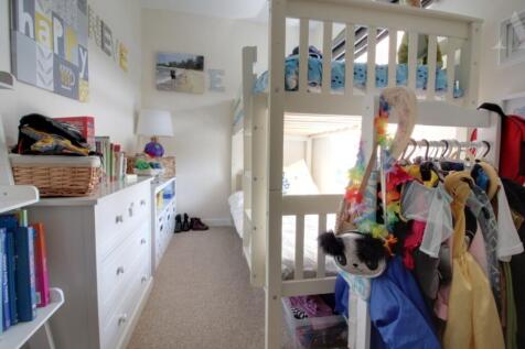 Flat 31 Tudor Coppice bedroom 2