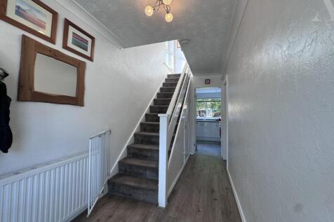 57 swanswell Road hallway
