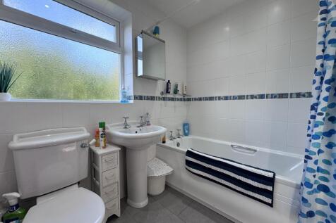 57 swanswell Road bathroom